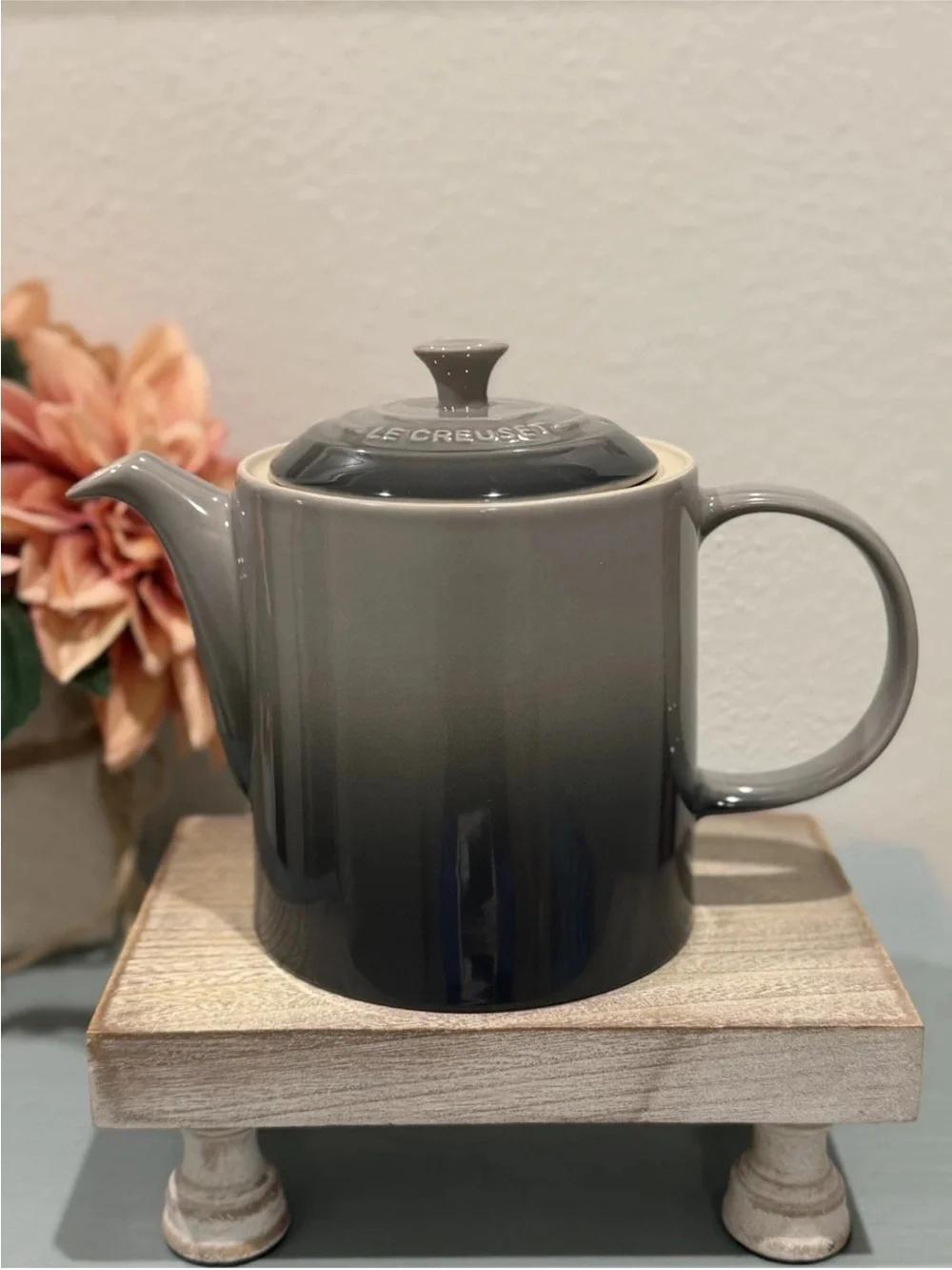 LE CREUSET Grand Teapot 1.3 Liter Large Stoneware Flint- NEW